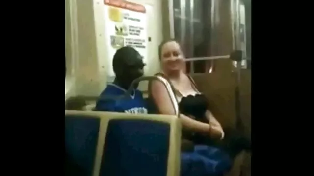 A cute porn dans la douche girl delivered a guy sucking his trotter in a pose 69