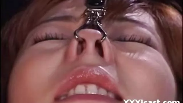 Asian chick looking film porno douche for different positions for comfort
