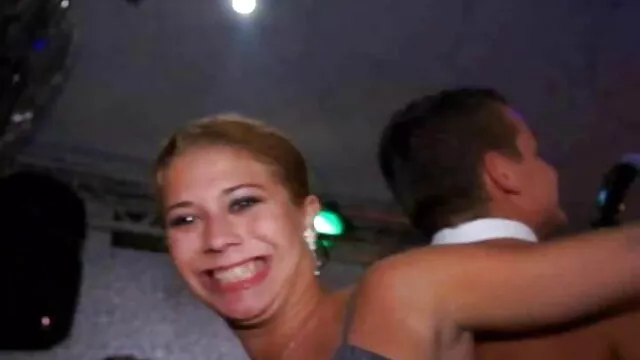 Fragile but brave white video sexe dans la douche girl pleases a whole nigga gang