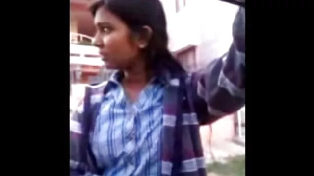 A young slut seduced her mother's boyfriend into sex sex sous douche