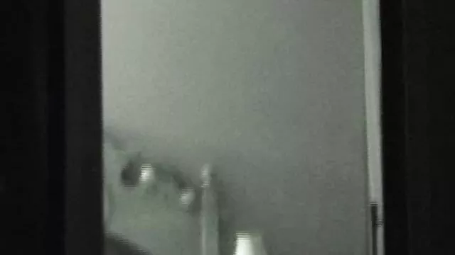Sex sous la douche porn hungry brunette climbs for dick