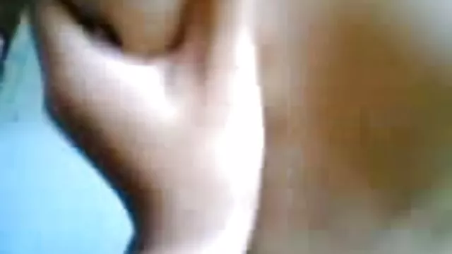 Mature woman sexy strips and shows her body porno dans le douche on camera