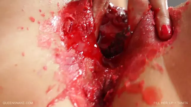 The vagina of a mature beauty gets film x dans la douche fucked hard by a sex machine until you drop
