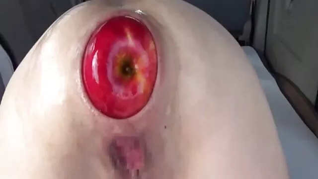 Hot Brazilian video de sexe dans la douche girl's cunt gets intimate after boobs show