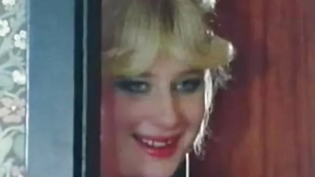 A young blonde in white lingerie porno de douche successfully seduced blacks for a cool fuck